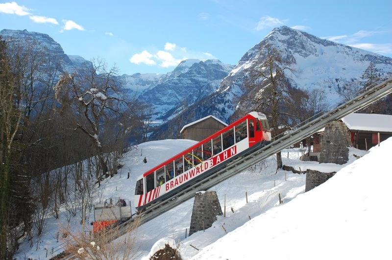 Diese Einfache Unterkunft- Bergheimat Ist Nur Fuer Backpacker- Rucksacktouristen Und Radfahrer - Huettenfeeling Im Backpackerhoues- Ganz Einfach - Ganz Unkompliziert - Ganz Relaxd Villa Linthal Kültér fotó